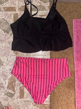 2 PIECE SWIMMING SUIT